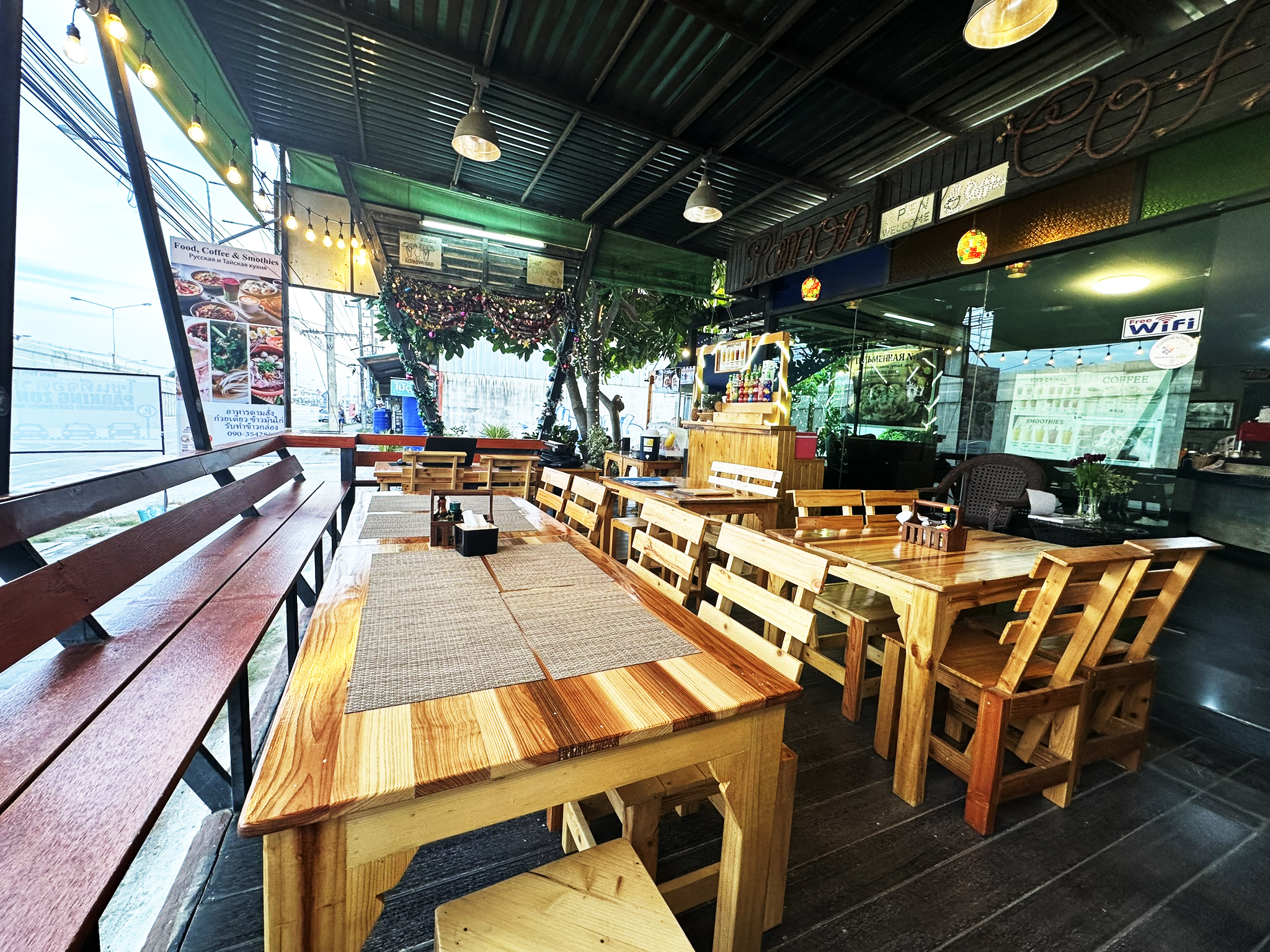 Food, Coffee & Smoothies